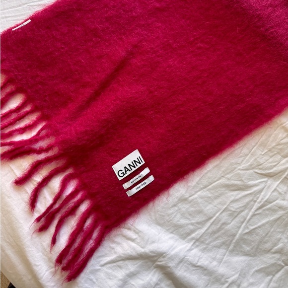 GANNI Mohair Ombré Scarf - Picture 3 of 4